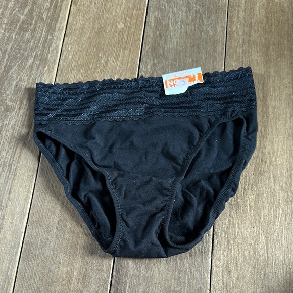 NWT Warners Hi Cut Black Panties size small - Picture 1 of 4
